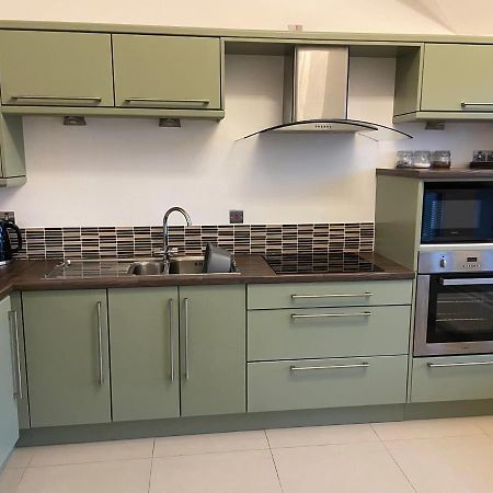 Orchard Oasis, Luxury Penthouse Getaway Lejlighed Coleraine Eksteriør billede